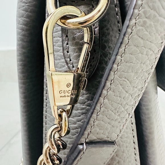 Interlocking Gucci Pebbled Leather Grey Crossbody Bag - Picture 10 of 17